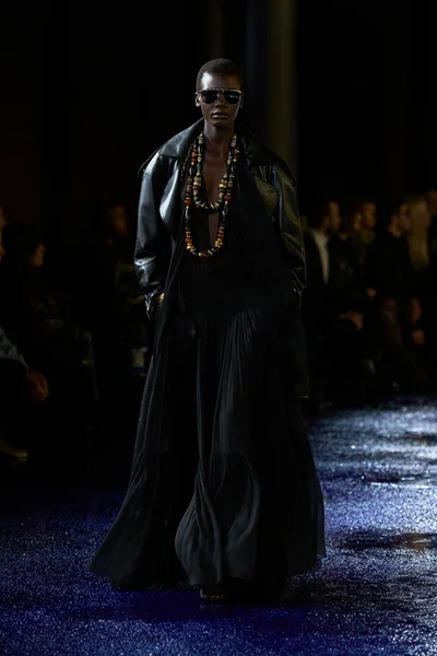 Look 11